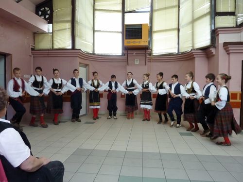 Picture 23 – After lunch a lovely and spirited appearance of a children’s folklore-dance group.