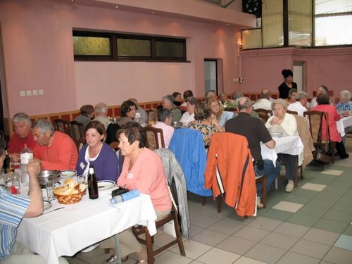 Picture 18 – At the mutual festive lunch in the “large restaurant” in the former Jarek Kreuzgasse . . .